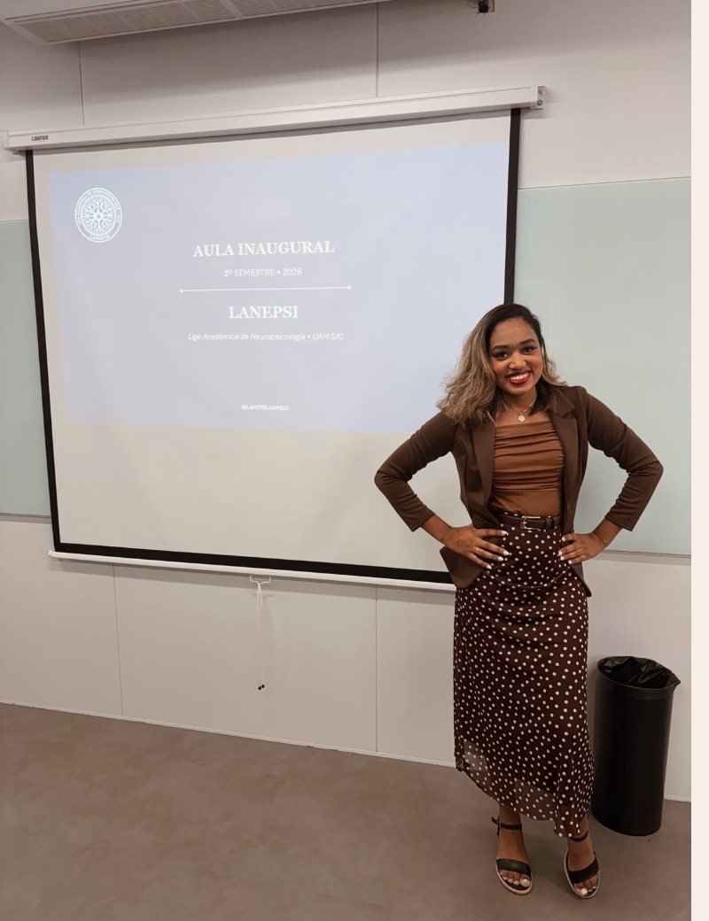 Gabriela Luiza em palestra para estudantes de Psicologia